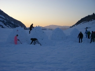  Construcción de igloss y raquetas de nieve 